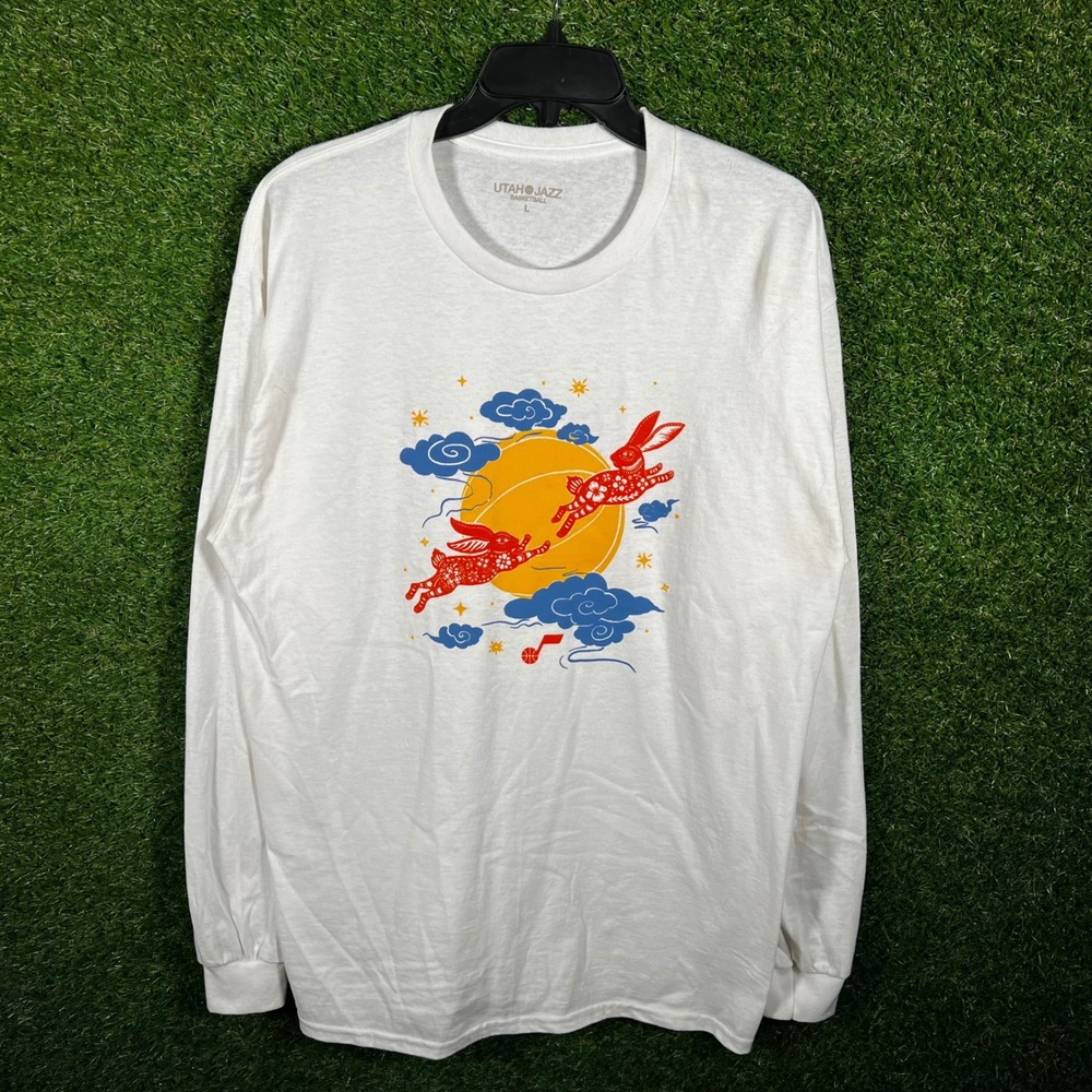 Utah Jazz Basketball Long Sleeve Shirt Mens Large White Lunar Year of the Rabbit
